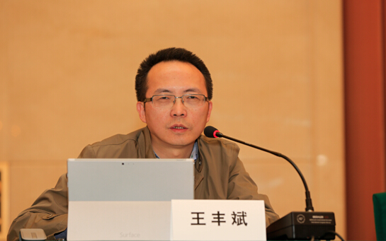 理不辨不明事不鉴不清——风口中的新能源补贴政策