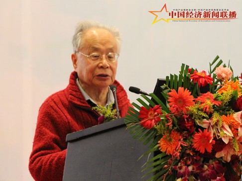 何祚庥：依靠新技术推动电动车发展